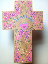 Croix murale coeur rose et prénom